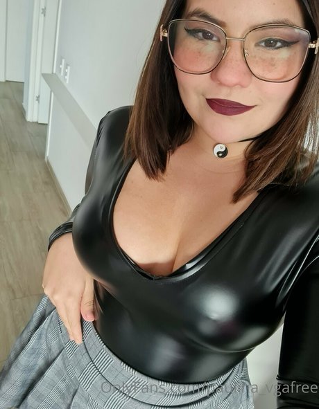 paulina vgafree hd model img