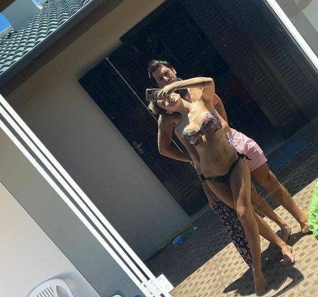 Bruna Gomes model hd image