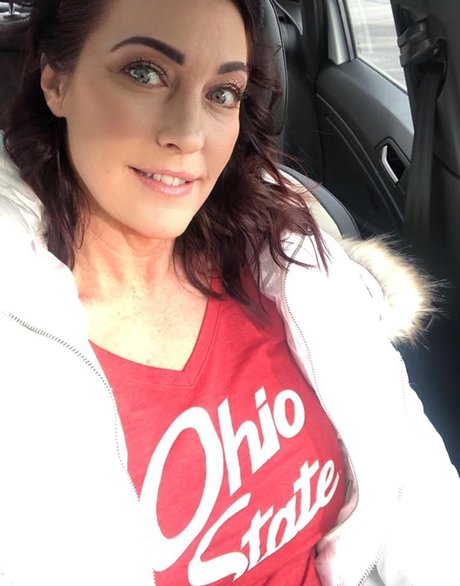 KellyK sexy model pic