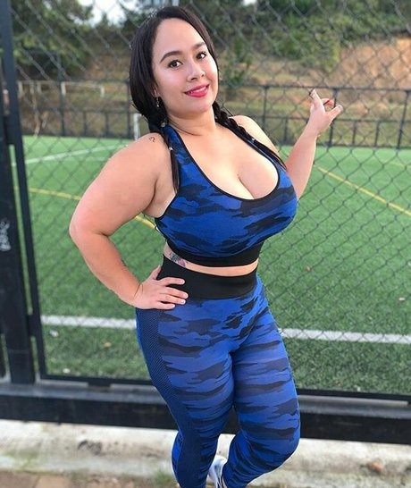 Erica Blaalz model exclusive pictures