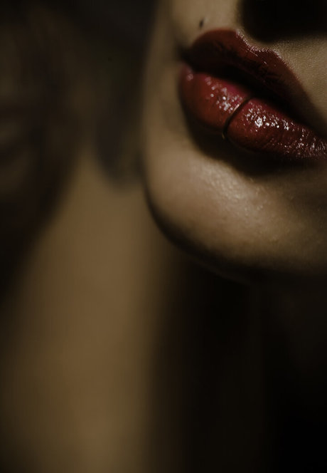 Cauuution model naked pics