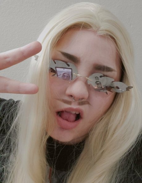 awoo exe art pornstar photos