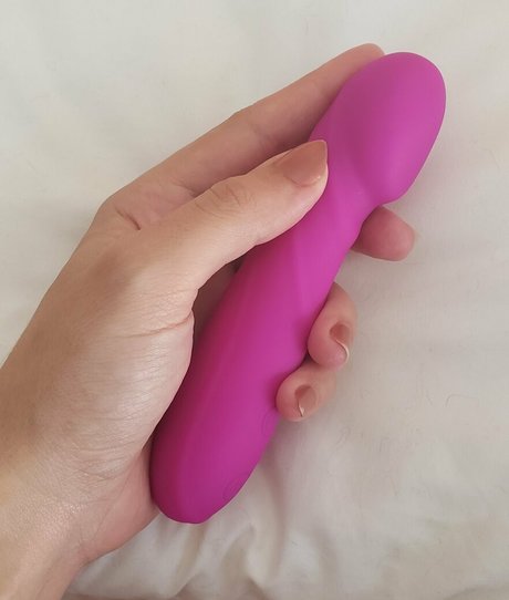 Dumbeddowndinosaur high quality actress images