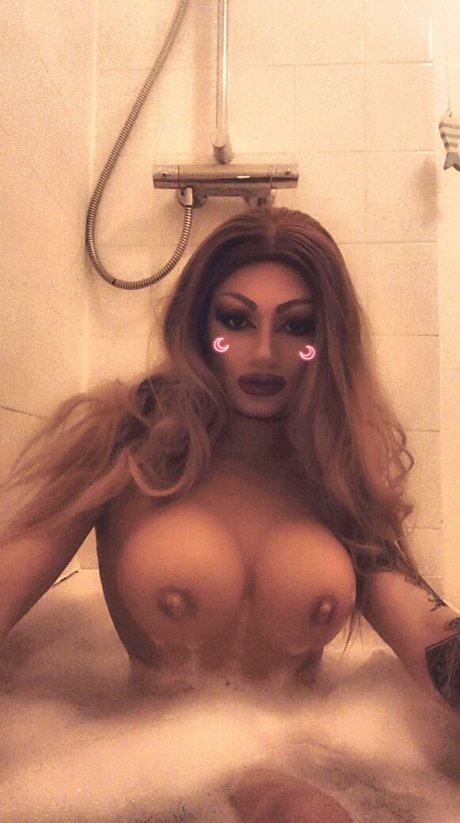 Roman Rose beautiful model photo