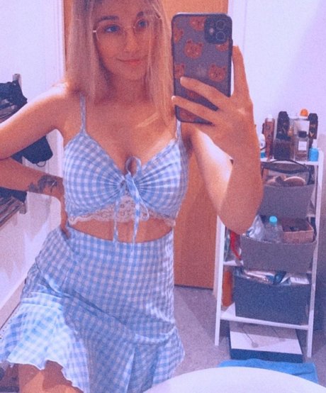 Maya ASMR star sexy img