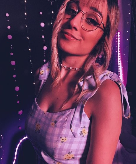 Maya ASMR model pretty images