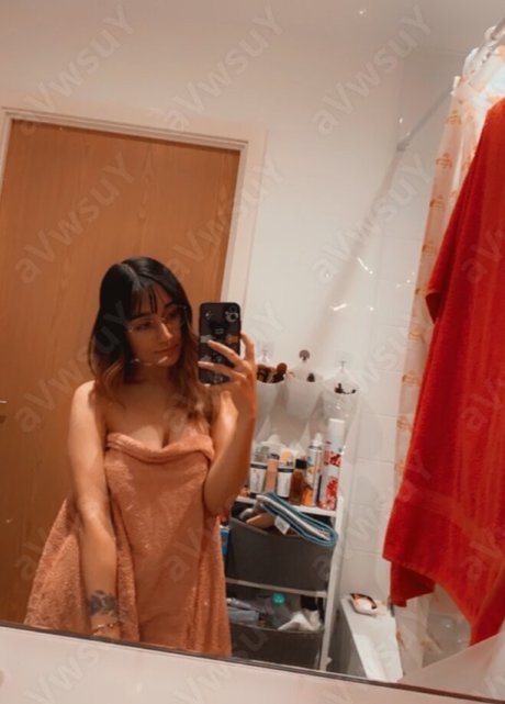 Maya ASMR sexy actress picture