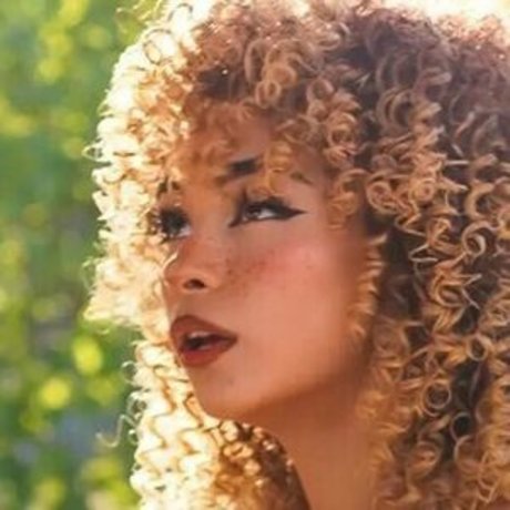 Kiara Peach model sex img