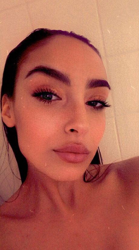 laydinaax88 beautiful model photo