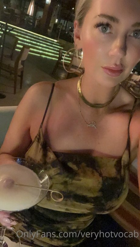 veryhotvocab nude star img