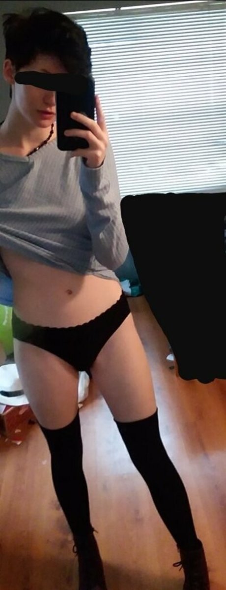 slutpuppymilo nude pornstar img