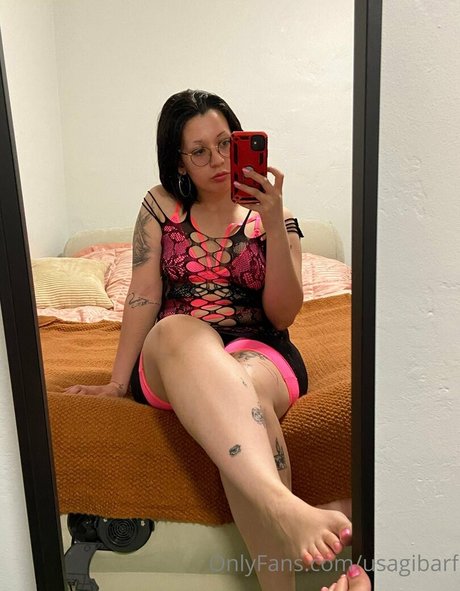 usagibarf xxx model picture