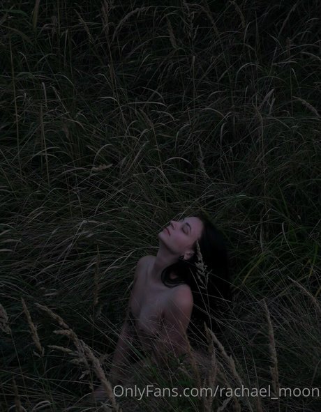 rachael moon Profile pic