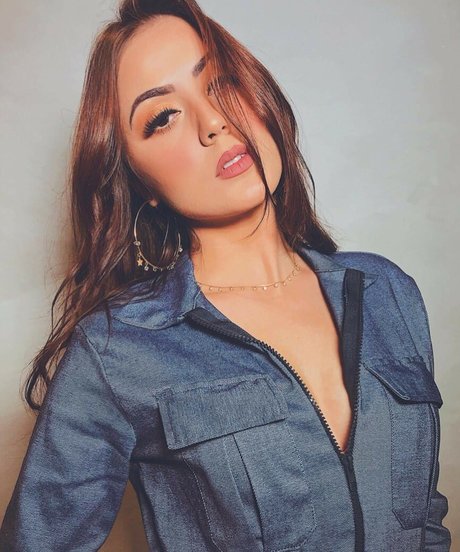 Jana Make model xxx picture