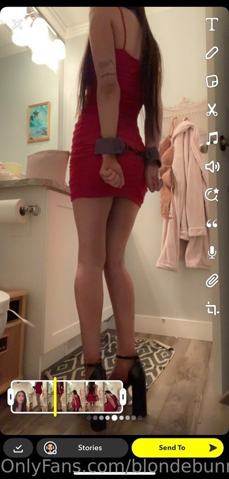 Ashley Higginson model naked photo