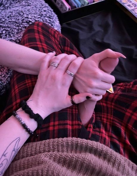 Diebreado model adult images