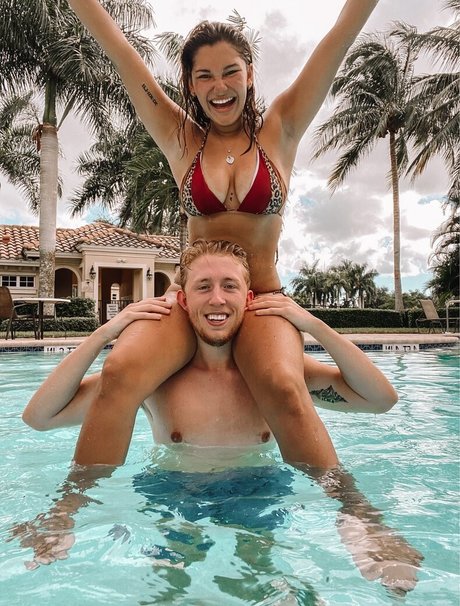 Hannah Malvone beautiful star pictures