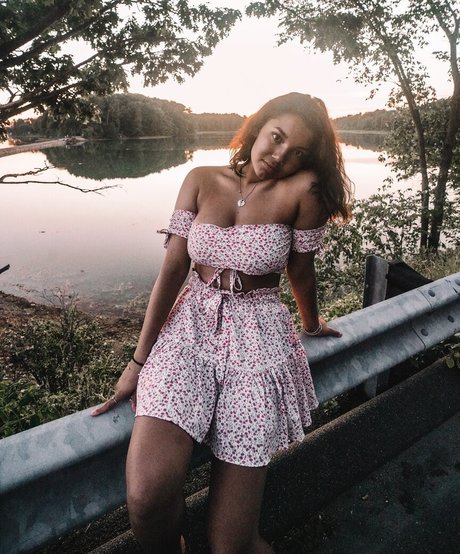 Hannah Malvone pornstar sex image