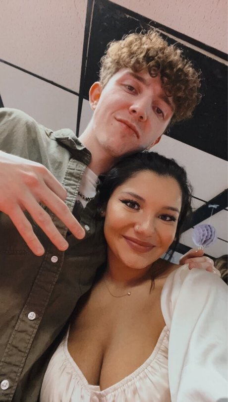 Hannah Malvone hd pornstar image