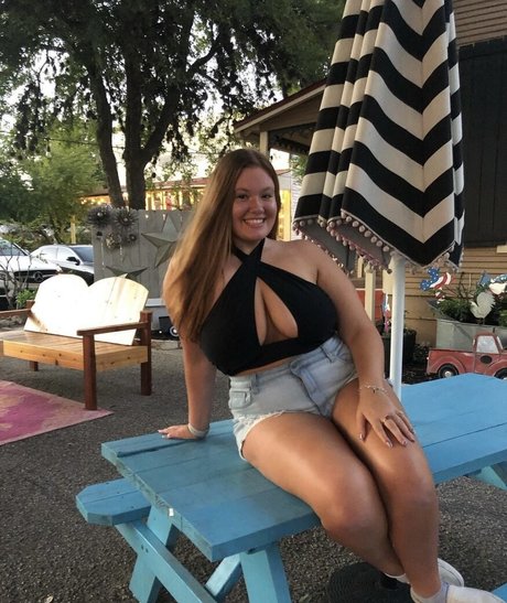 redflannel art actress photos