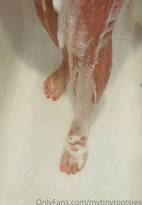 mytinytootsies hot star image