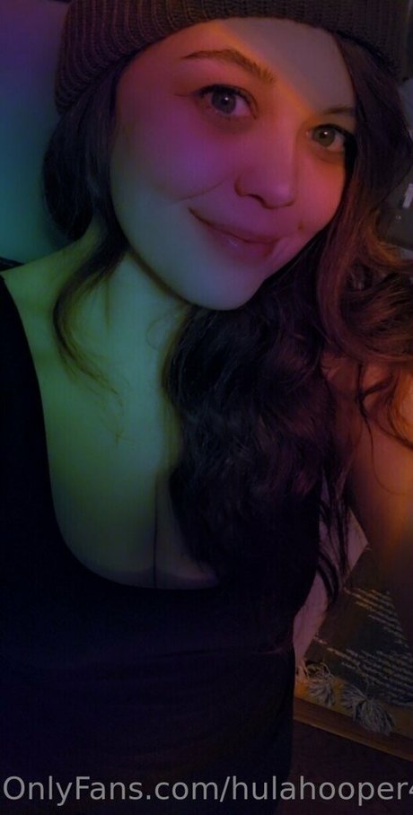 hulahooper420 model exclusive photos