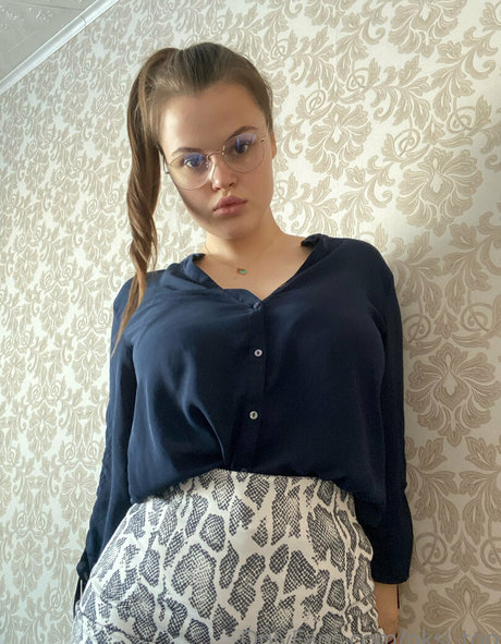 oksi top pornstar sexy photos