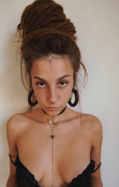 kaligayatrifree model adult pics