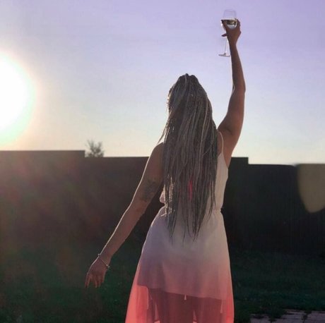 marinamagic pornstar exclusive image