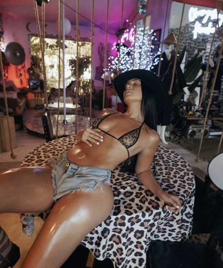 E Rose__eroze exclusive star picture