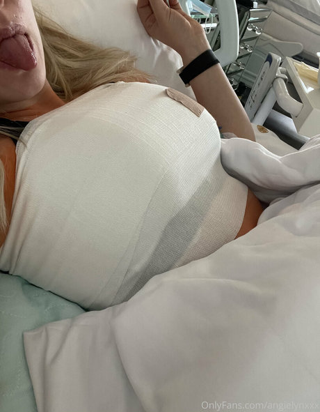 angielynxxx star pornographic image