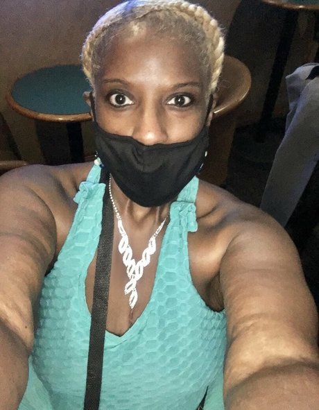 msphat70 erotic pornstar photos