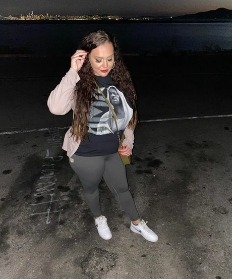 Gia Blaze hot model img