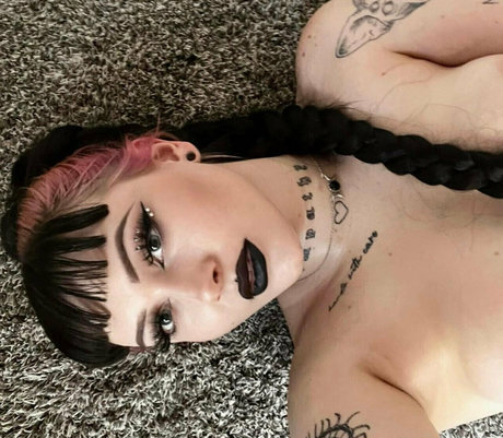 sienafaefree beautiful actress pic