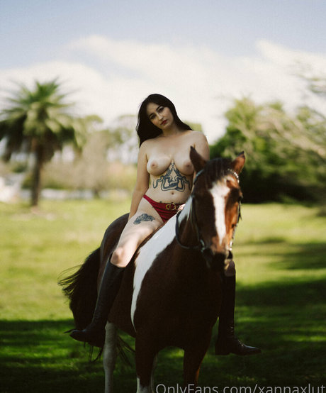 xannaxlut model sexy image