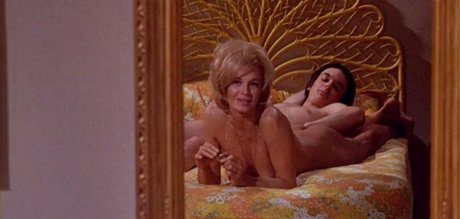 Angie Dickinson star naked img