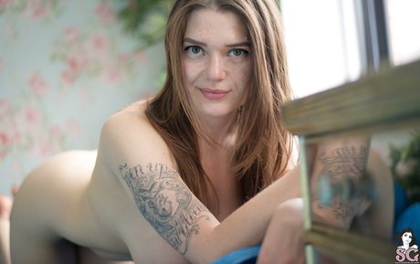 clioariane hot model pics