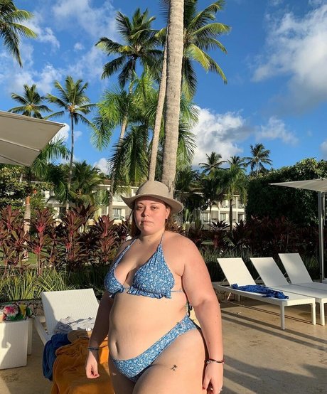 LuciaMaison nude pornstar picture