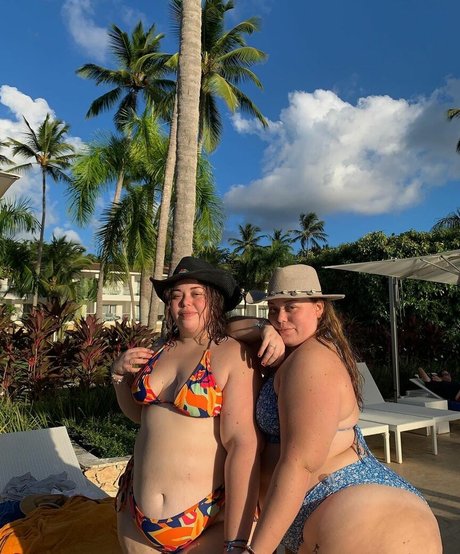 LuciaMaison beautiful model pic