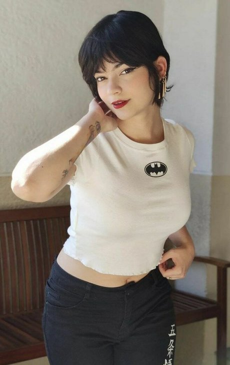 Lari Anjos model hd galleries