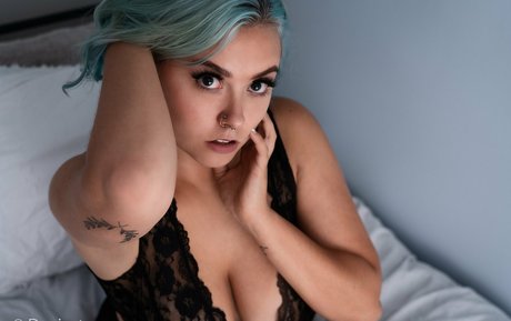 getyourbitsout art model gallery