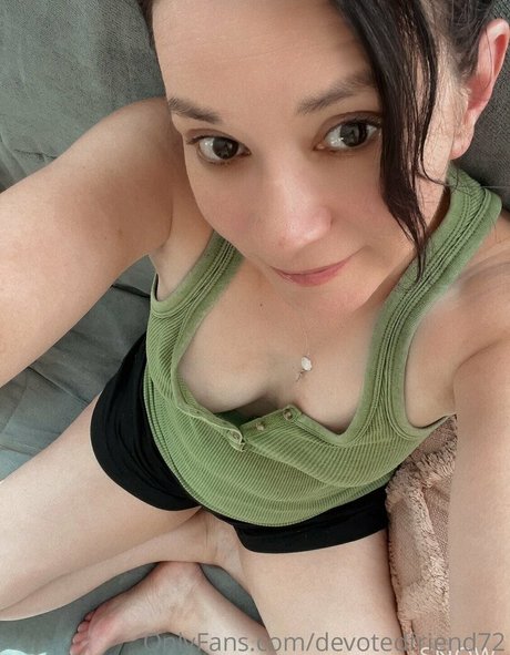 devotedfriend72 hot model images