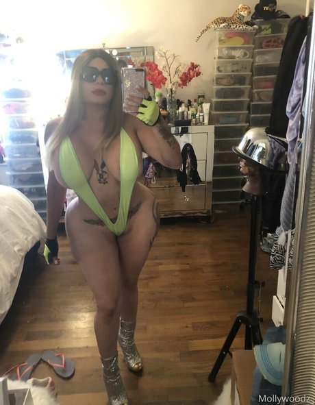 mollywoodz_ star perfect pics