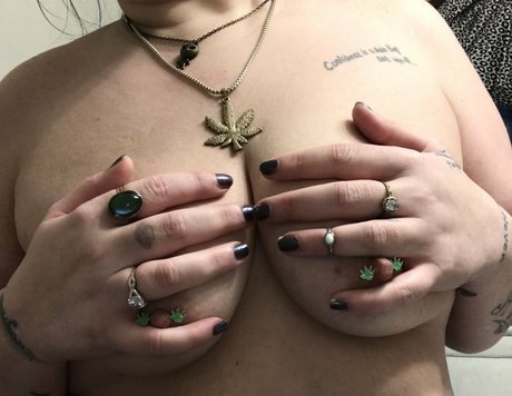 voluptuous cooper beautiful model pics