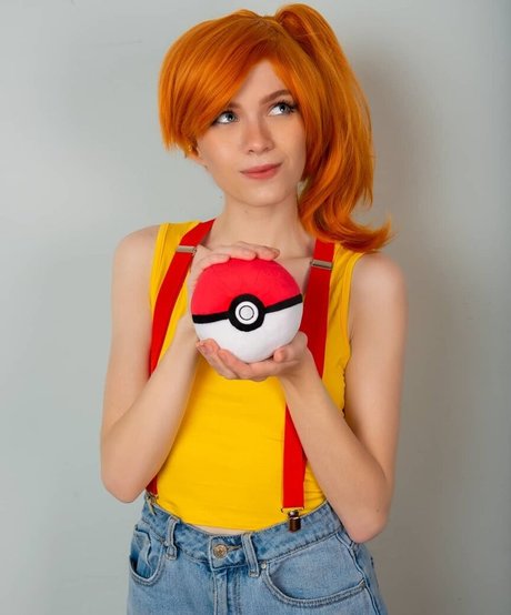 MoonLadyTay top model pic