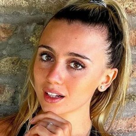 Morena Beltran free star images