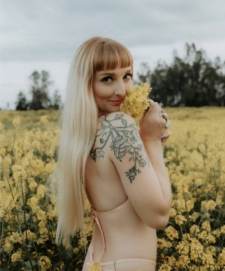 Michaela Green perfect pornstar images