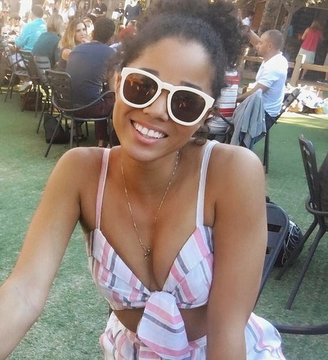 Alisha Wainwright art actress img