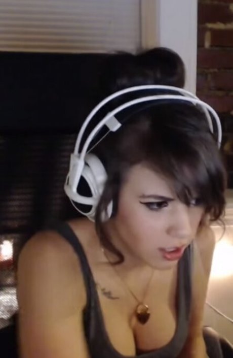 Deernadia model erotic img