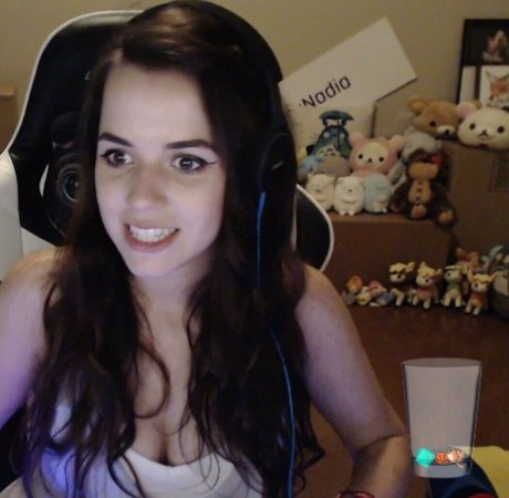 Deernadia sexy pornstar pic